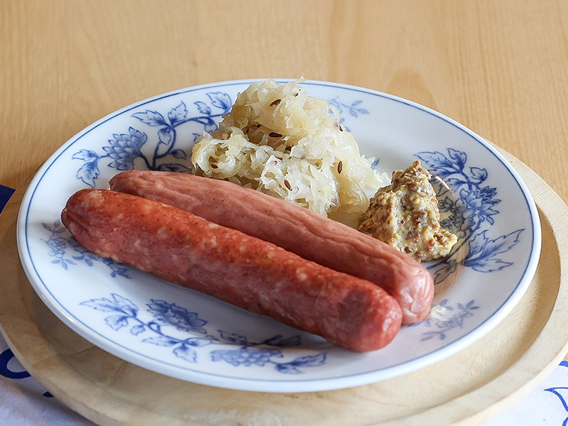 ボイルソーセージの盛り合わせ（２本）